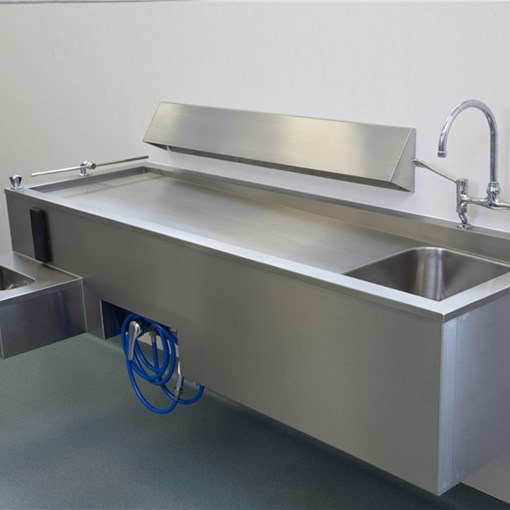 Linear Ventilated Dissecting Bench